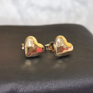 Orecchini a cuore rifinitura sfaccettata in oro giallo 18 kt
